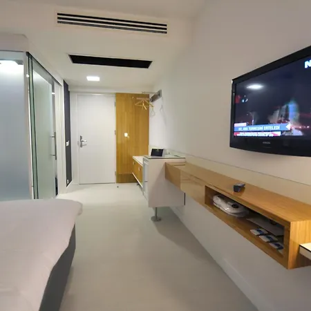 No 19 Boutique 4*