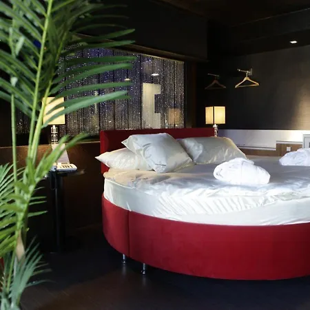 No 19 Boutique 4*